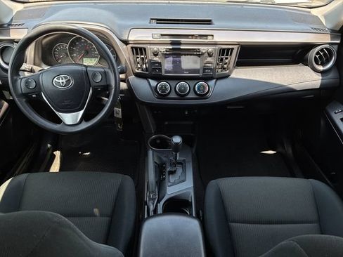 Used 2016 Toyota RAV4 LE FWD image 9