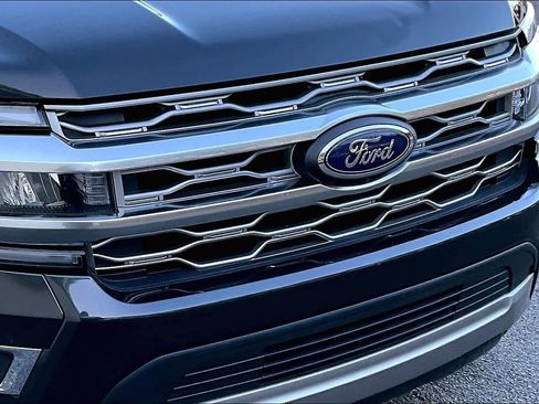 Certified 2023 Ford Expedition Platinum image 29