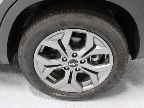 Used 2024 Kia Seltos LX AWD/4WD image 18