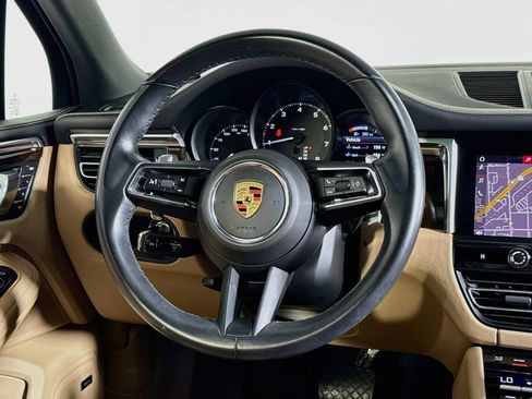 Certified 2024 Porsche Macan AWD/4WD image 12