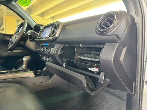 Used 2021 Toyota Tacoma TRD Off-Road w/ TRD Premium Off Road Package AWD/4WD image 26