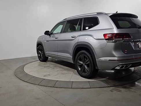 Used 2022 Volkswagen Atlas SEL R-Line AWD/4WD image 3
