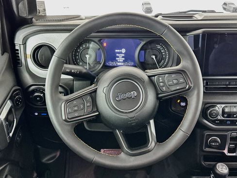 Used 2024 Jeep Wrangler Unlimited w/ Convenience Group AWD/4WD image 18