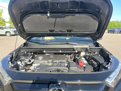 Certified 2025 Toyota RAV4 LE FWD image 20