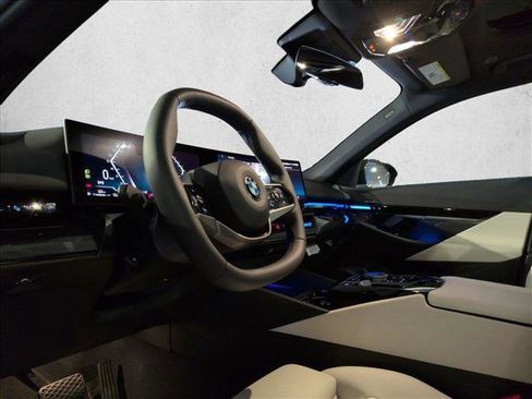 Used 2026 BMW 530i xDrive image 9