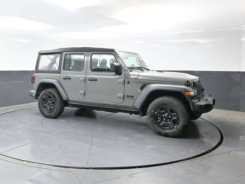 Used 2023 Jeep Wrangler Unlimited Sport AWD/4WD image 4