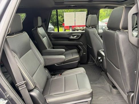 Used 2023 GMC Yukon SLT AWD/4WD image 33