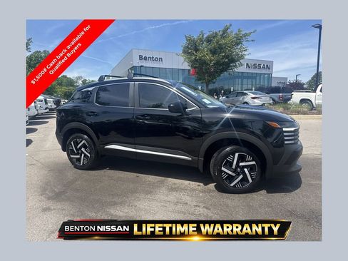 New 2026 Nissan Kicks SV w/ Cold Weather Package FWD image 1