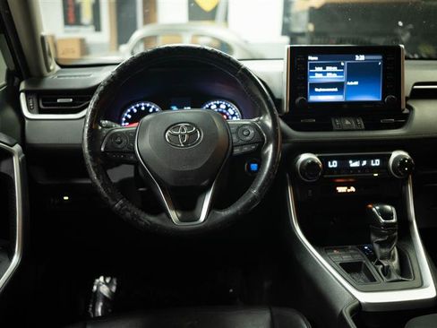 Used 2019 Toyota RAV4 XLE Premium w/ Carpet Mat Package FWD image 19