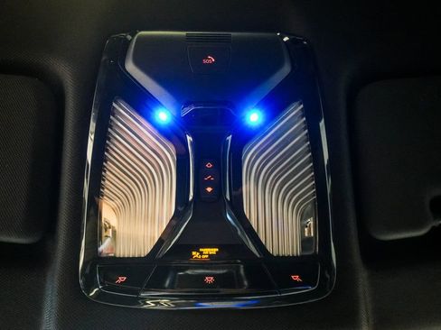 Used 2021 BMW X6 M50i w/ Executive Package image 32