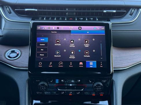 Used 2025 Jeep Grand Cherokee L Summit w/ Obsidian Package AWD/4WD image 24