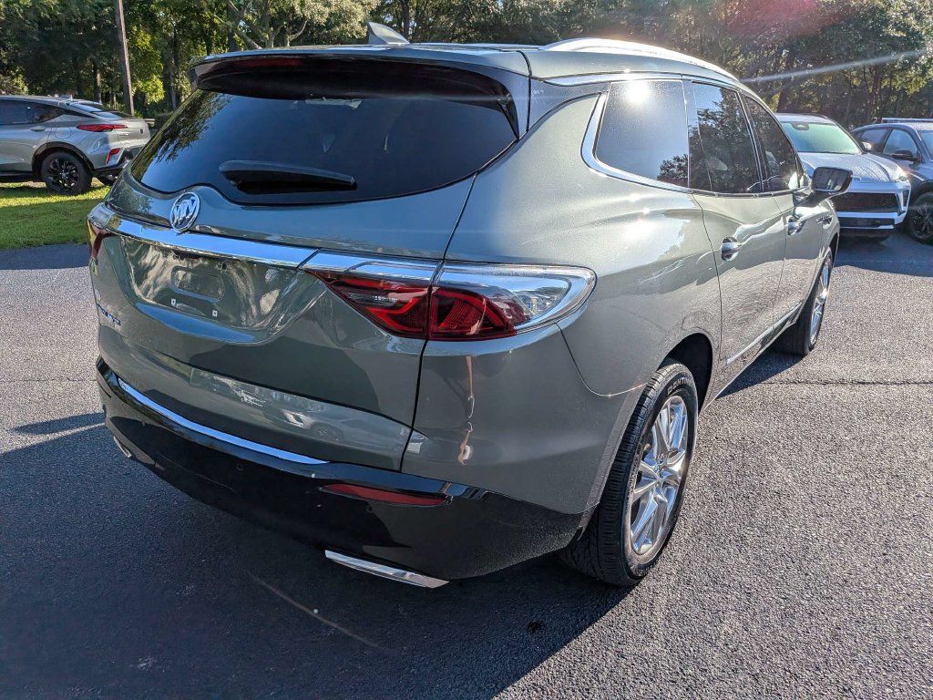 Used 2023 Buick Enclave Essence w/ Experience Buick Package FWD image 4