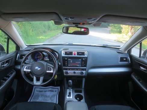 Used 2016 Subaru Outback 2.5i Premium AWD/4WD image 8