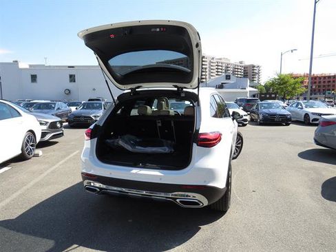 Used 2026 Mercedes-Benz GLC 300 4MATIC image 33