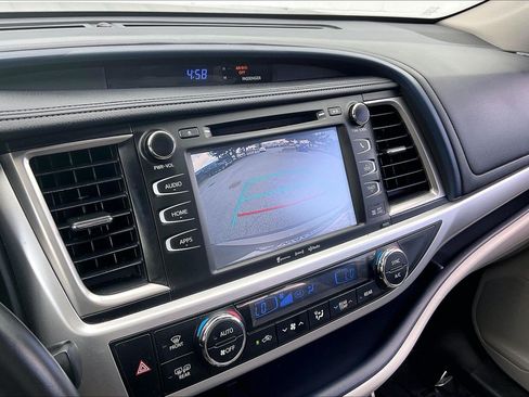 Used 2018 Toyota Highlander XLE AWD/4WD image 26