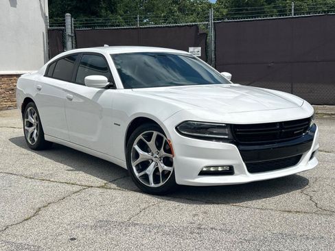 Used 2016 Dodge Charger R/T w/ Plus Group RWD image 7