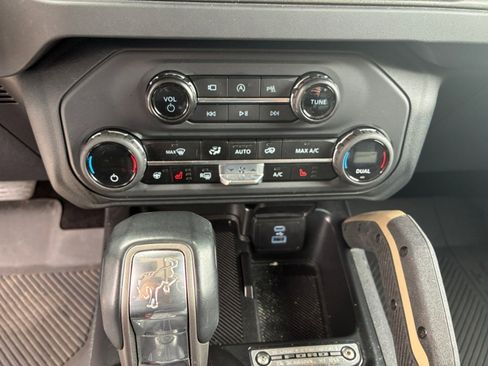 Used 2025 Ford Bronco Badlands AWD/4WD image 11
