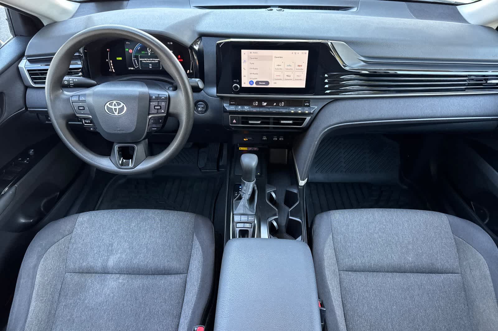Used 2025 Toyota Camry LE AWD/4WD image 3