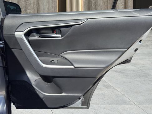 Used 2025 Toyota RAV4 XLE image 32