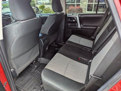 Used 2022 Toyota 4Runner SR5 AWD/4WD image 22