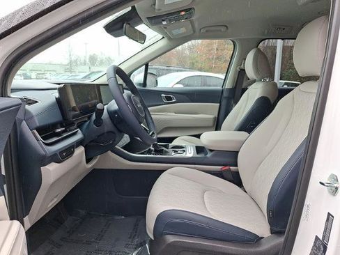 New 2026 Kia Carnival EX image 6