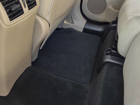 Used 2019 Nissan Rogue SV w/ Premium Package image 39