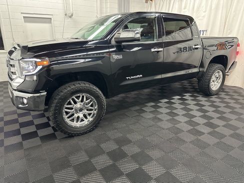 Used 2018 Toyota Tundra Limited w/ Limited Premium Package image 5