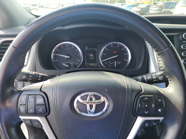 Used 2017 Toyota Highlander XLE AWD/4WD image 7