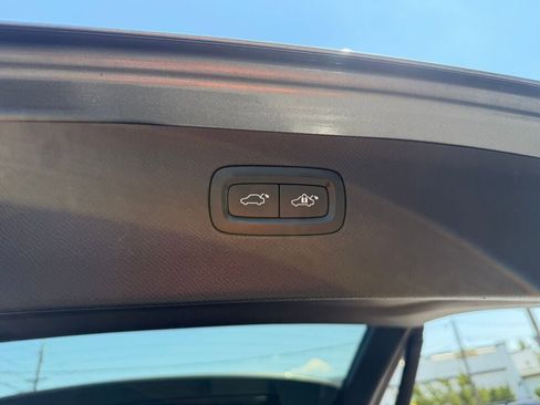 Used 2017 Volvo XC90 T6 Momentum w/ Vision Package AWD/4WD image 36