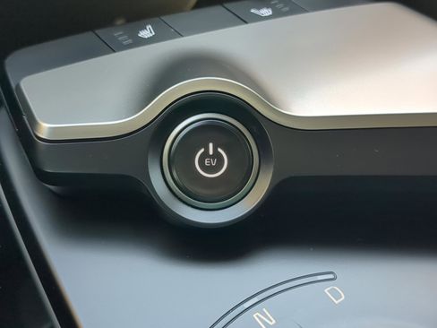 Used 2025 Kia EV6 Light image 10