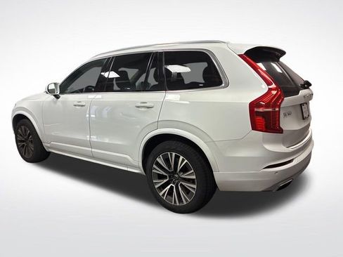 Used 2020 Volvo XC90 T5 Momentum w/ Protection Package Premier FWD image 3
