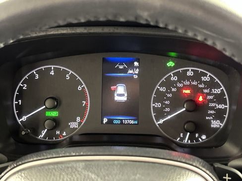 Used 2024 Toyota Corolla Cross SE w/ Moonroof Package image 14