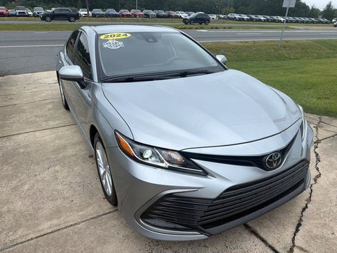 Used 2024 Toyota Camry LE FWD image 5