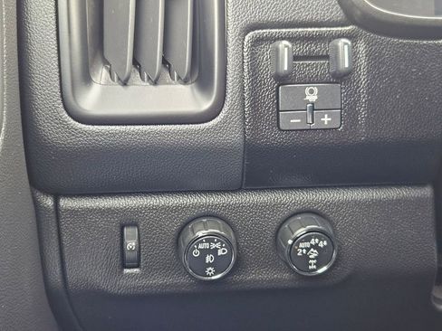 Used 2021 Chevrolet Colorado ZR2 w/ Colorado ZR2 Bison Edition AWD/4WD image 18