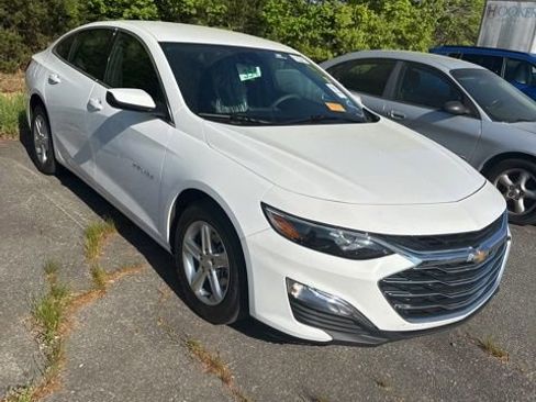 Used 2024 Chevrolet Malibu LS w/ Driver Confidence Package image 2