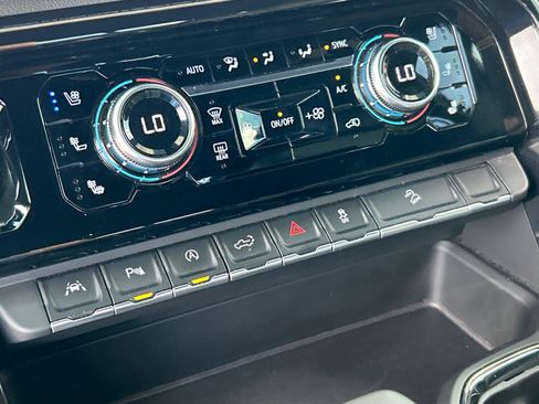 Certified 2025 GMC Sierra 1500 AT4 w/ AT4 Premium Package AWD/4WD image 23