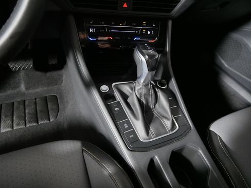 Used 2025 Volkswagen Jetta SE FWD image 24