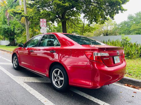 Used 2012 Toyota Camry LE FWD image 3