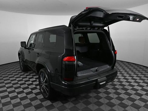 Used 2024 Lexus GX 550 w/ Cold Area Package image 30