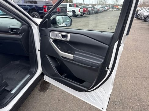 Used 2022 Ford Explorer Limited w/ Hybrid Equipment Group 310A image 31