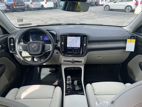 New 2026 Volvo XC40 B5 Ultra w/ Protection Package Premier AWD/4WD image 31