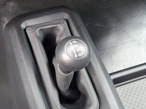 Used 2024 RAM 2500 Tradesman w/ Chrome Appearance Group image 19