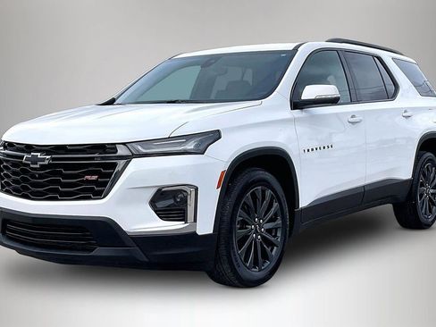 Used 2023 Chevrolet Traverse RS FWD image 2