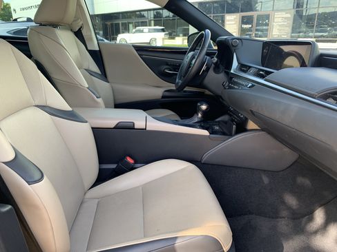 Used 2020 Lexus ES 300h w/ Premium Package FWD image 35