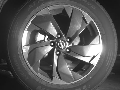 Used 2025 Nissan Rogue SV AWD/4WD image 12