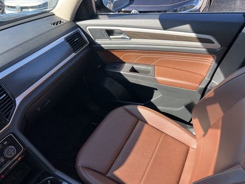 Used 2022 Volkswagen Atlas SE w/ Panoramic Sunroof Package image 26