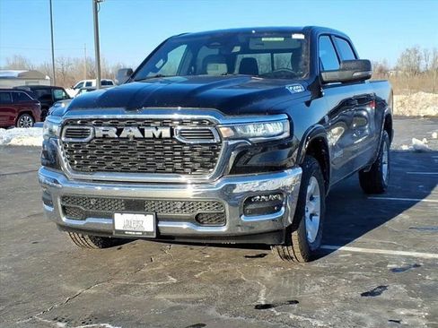 New 2026 RAM 1500 4x4 Crew Cab image 2