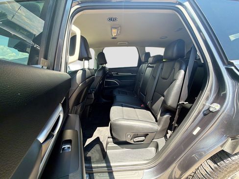 Used 2022 Kia Telluride LX AWD/4WD image 28