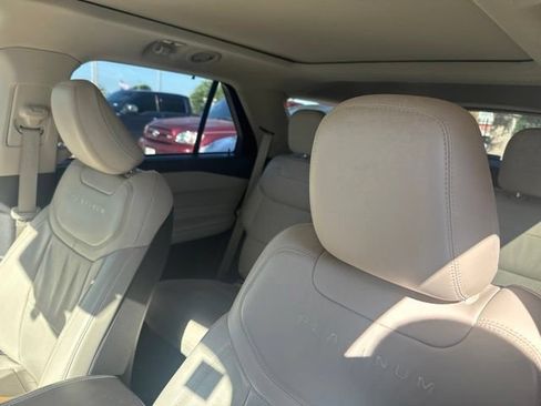 Used 2020 Ford Explorer Platinum w/ Premium Technology Package AWD/4WD image 9