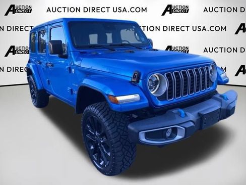 Used 2024 Jeep Wrangler Unlimited Sahara AWD/4WD image 25